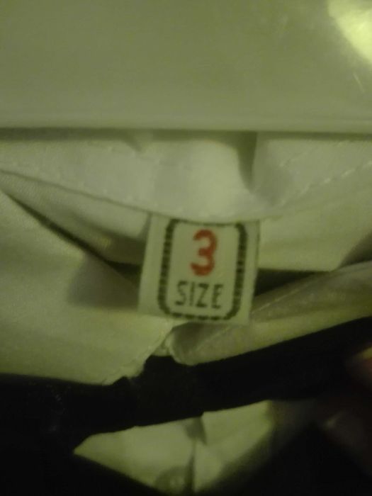 Продавам детски дрехи