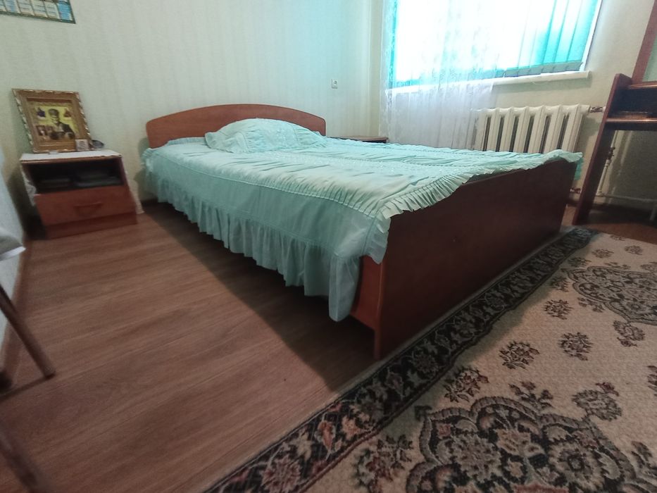 Кровать с тумбочка и стол