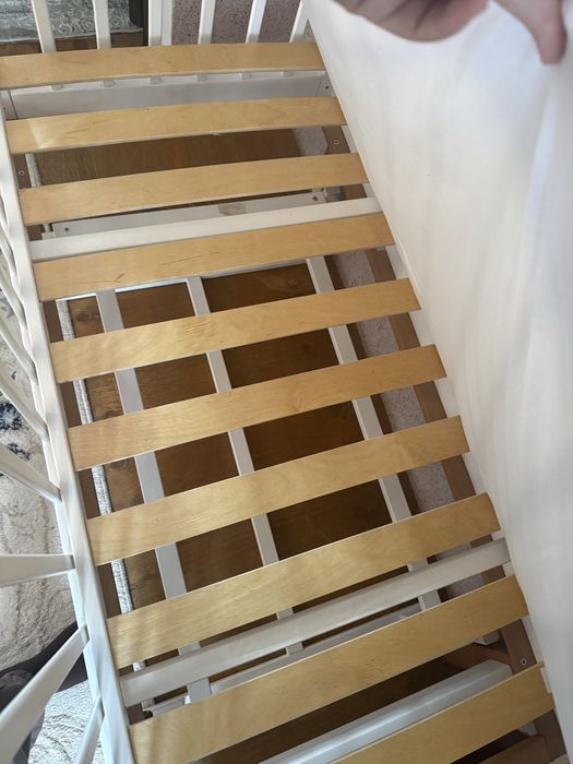 Продам манеж белый