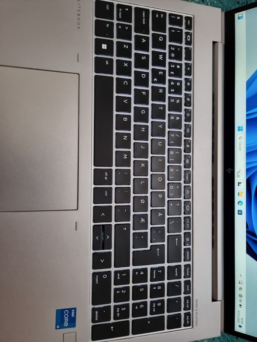 HP elitebook 860 g10 16 inch i5 1335u