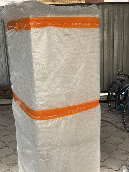 Холодильник Indesit