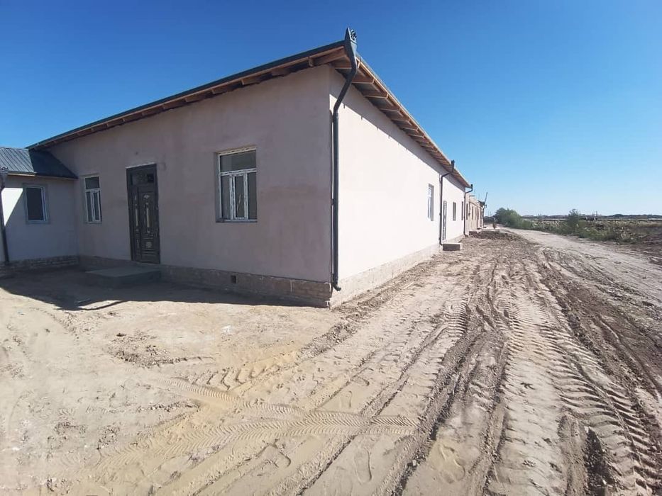 Янгиарик туман марказида ховли жой сотилади