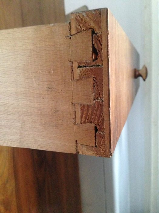 Set mobilier lemn masiv cu furnir de nuc