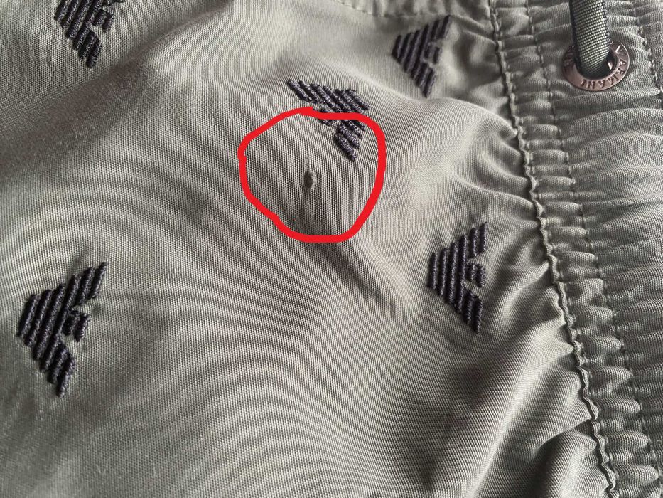 Emporio Armani, ОРИГИНАЛНИ бански, размер: S (с малък дефект)