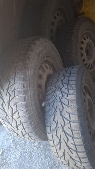 Зимни гуми Toyo 215 70 15   с джанти за Хюндай