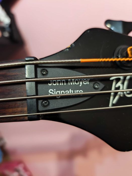 B.C. Rich Havoc Skull One bass , бас китара signature модел на John Moyer от Disturbed
