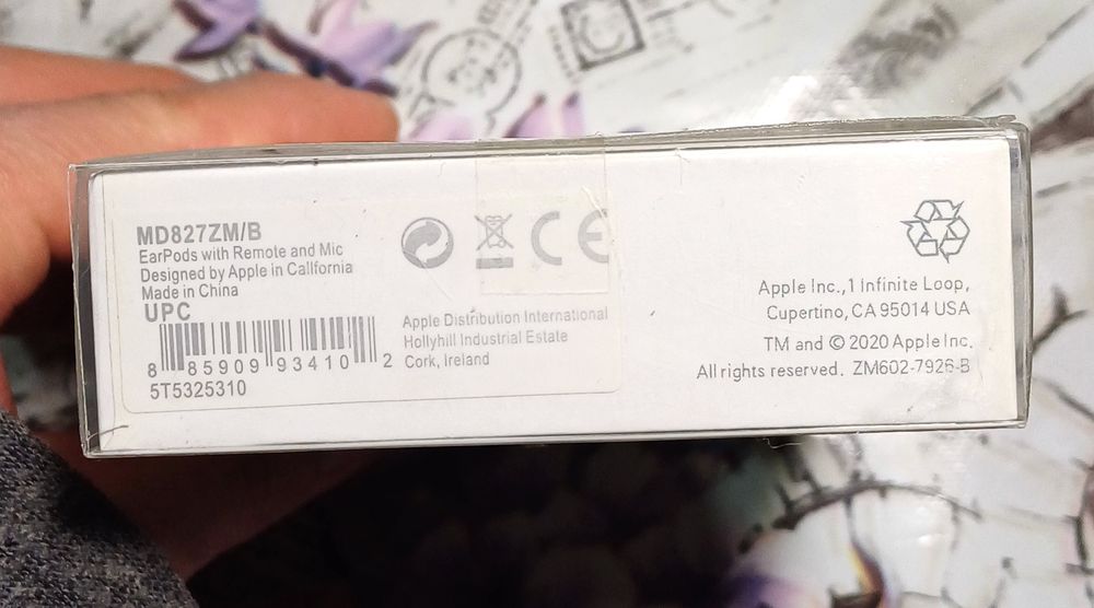 Продам Наушники Apple EarPods белый