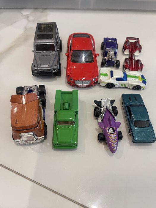 Коллекция машинок Hot Wheels