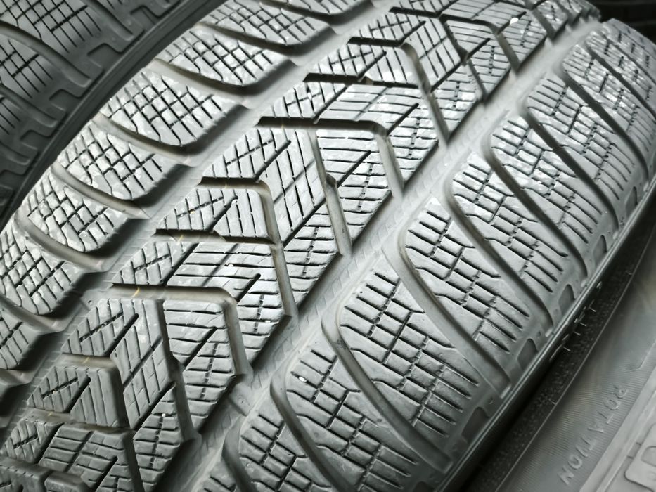 245/50/20" 4бр Pirelli scorpion winter, dot2421,7mm