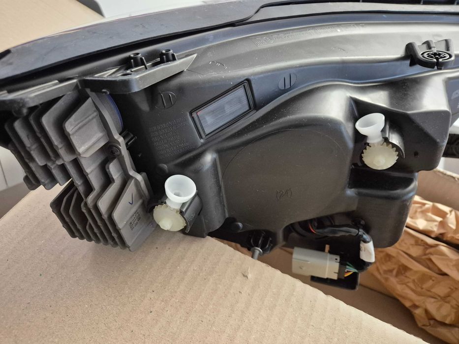 Ляв LED фар Opel Mokka X  OEM 42698961