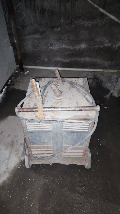 Продается сварочный аппарат 380кв