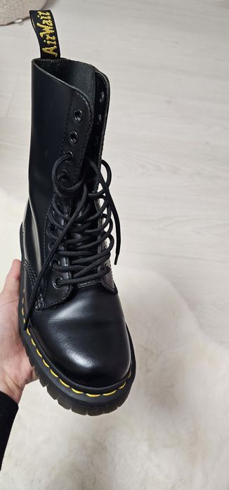Bocanci Dr Martens in stare foarte buna