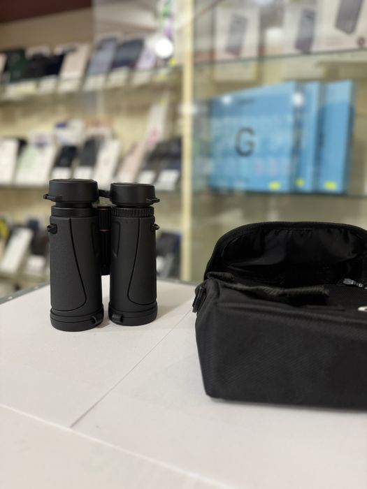 Binoclu Trailseeker Celestron 10x42 Binocular - Waterproof -