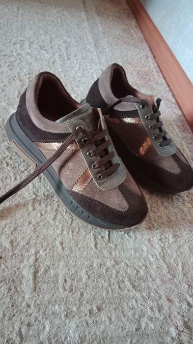 Обувь крос сатылады