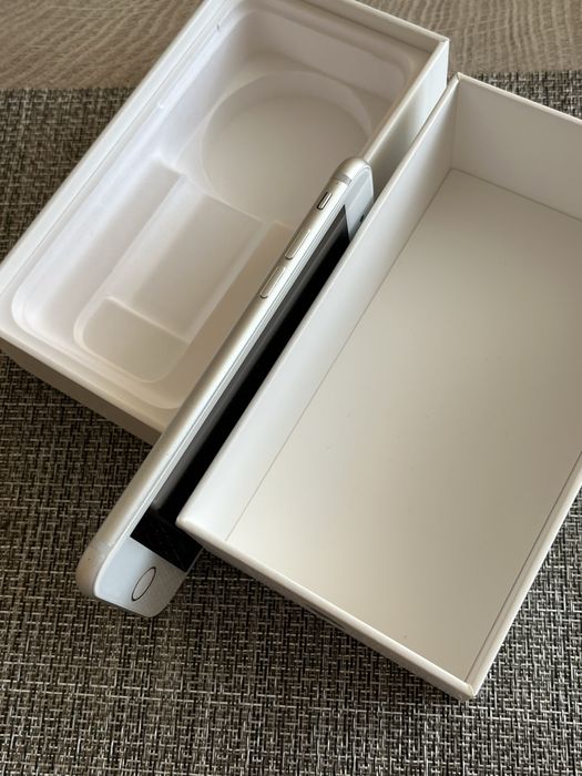 iPhone 7,Silver, 32 GB