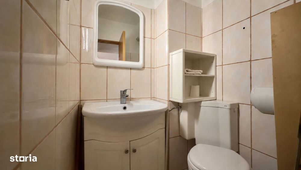 Apartament 4 camere, etaj intermediar, zona CET – ideal pentru famil