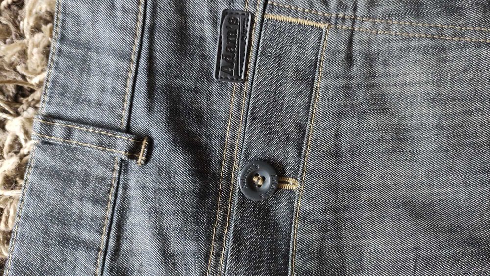 Pantaloni de barbati din material asemanator cu materialul de blugi