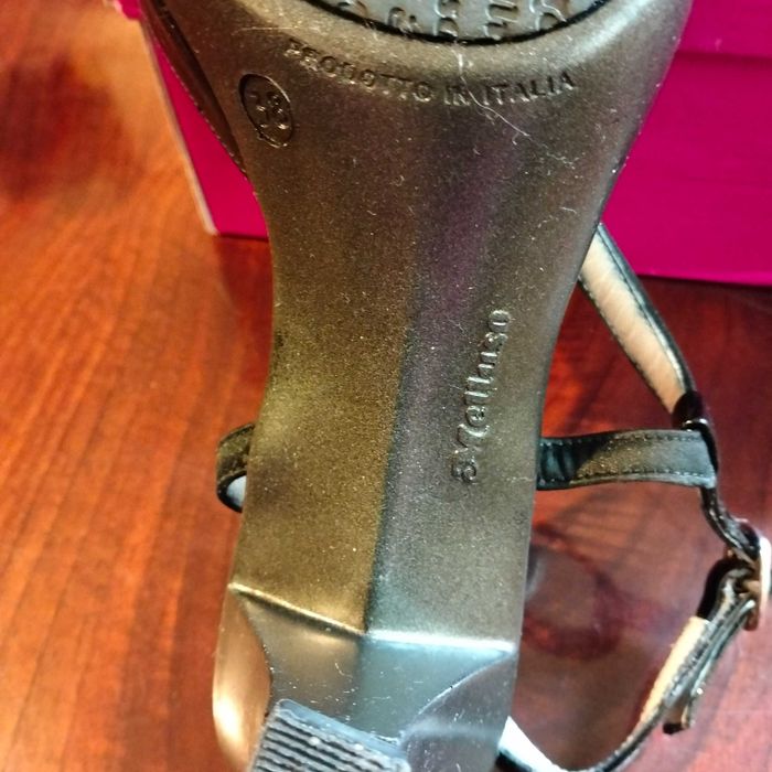 Sanda elegantă de damă marca Melluso