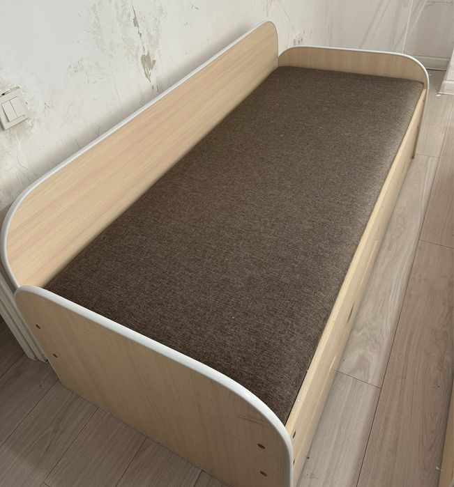 Срочно продам 2 шт кровати