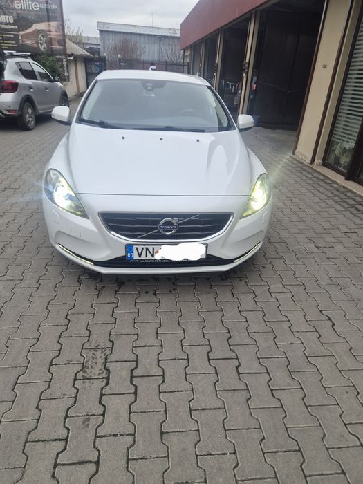 VOLVO V40 2015 — imagine 4
