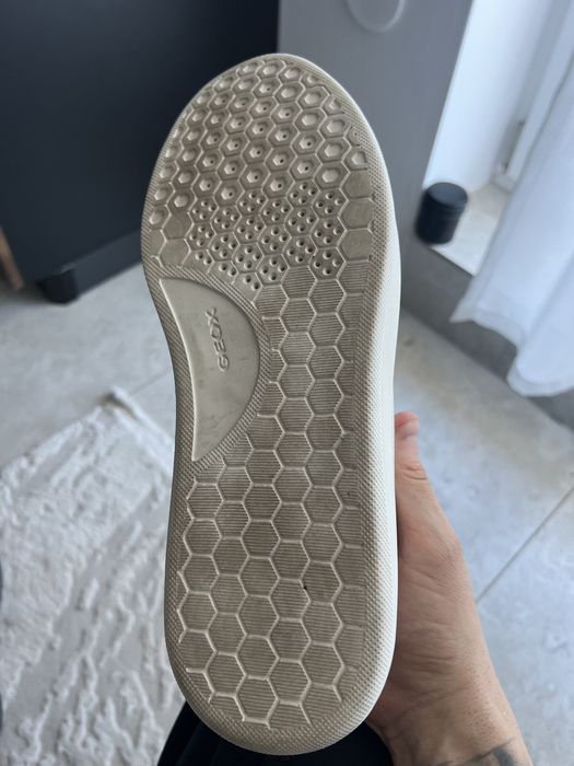 GEOX Deiven All White – Piele Naturală Texturată – Stare Impecabilă