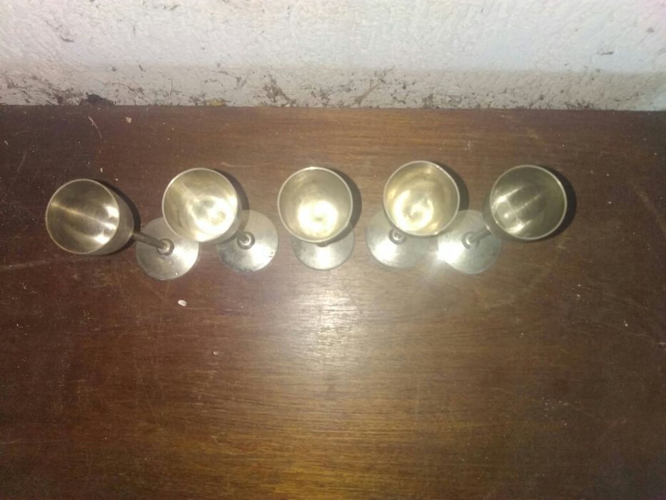 Продавам 5 броя дьлбоко посребрени Руски чашки