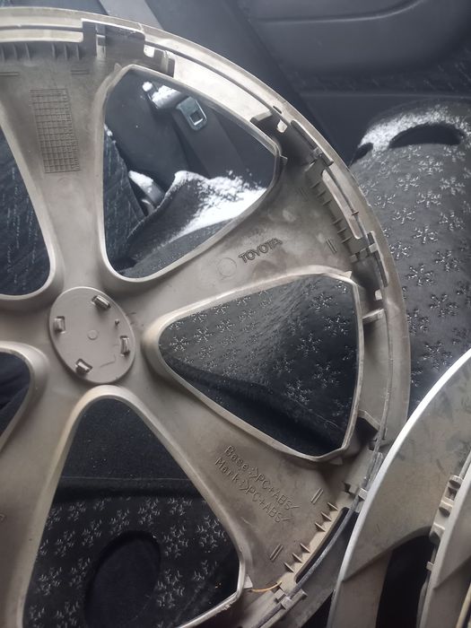 Продам калпак 4шт р15 оригинал