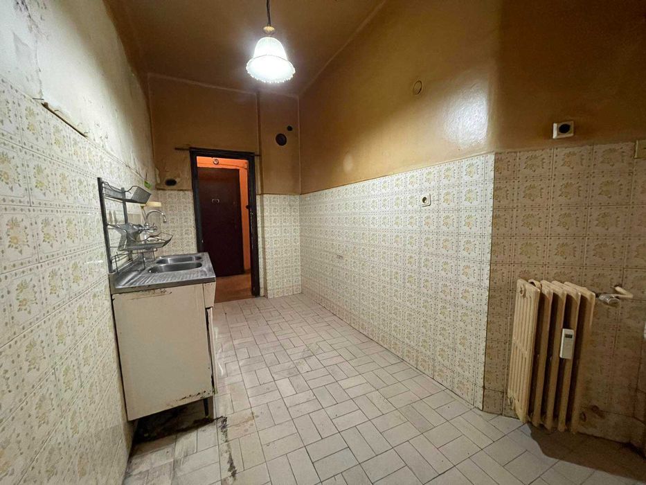 Продава се Двустаен апартамент в София, Център - 74 кв.м за 2068 €/кв.м - Снимка #4