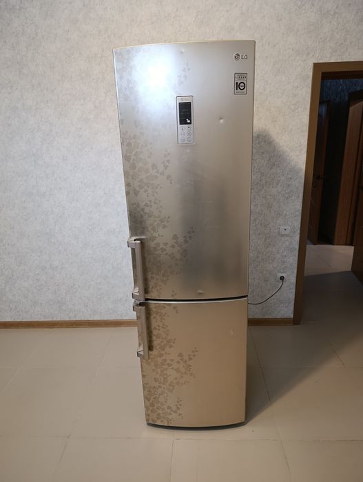 Холодильник LG продам