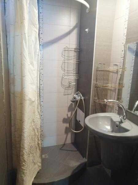 Дава се под наем Четиристаен апартамент в Бургас, Изгрев - 80 кв.м за 459 € - Снимка #7