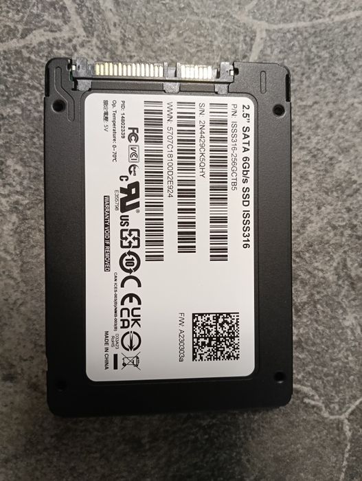 Vand SSD 2.5" Samsung, Adata si Western Digital