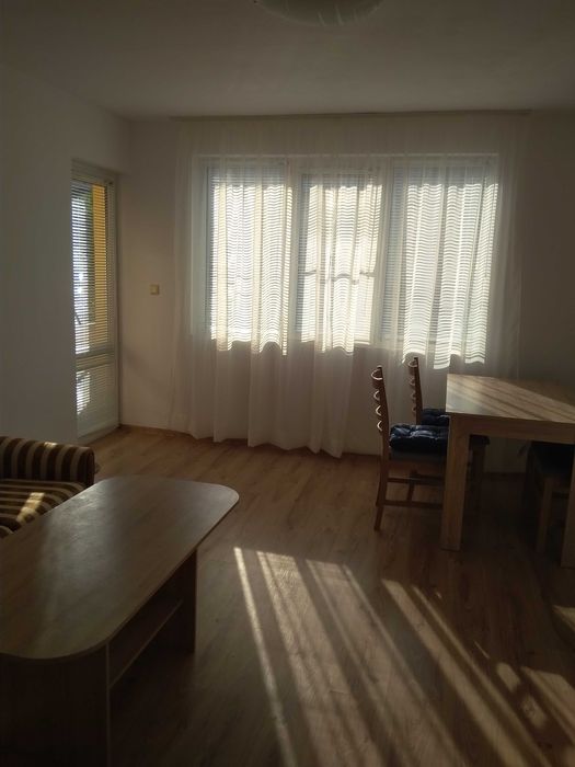 Дава се под наем Четиристаен апартамент в Варна, Левски - 140 кв.м за 510 € - Снимка #1