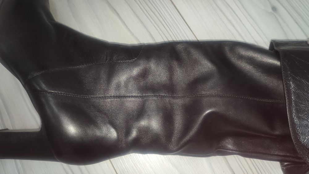 Женские кожаные сапоги