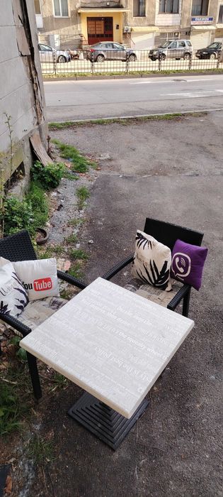 Маси и столове за дома и градината