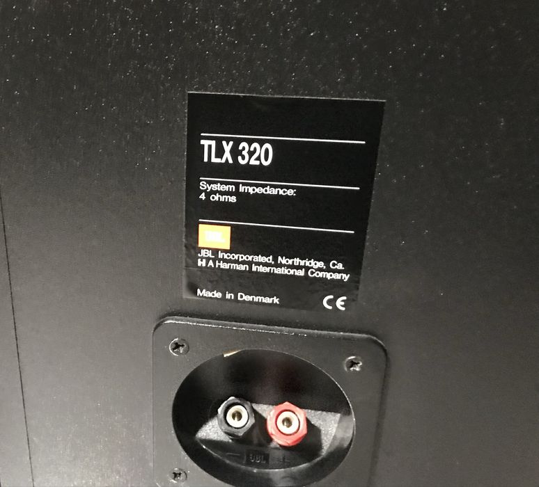 Vand boxe JBL -puternice si elegante