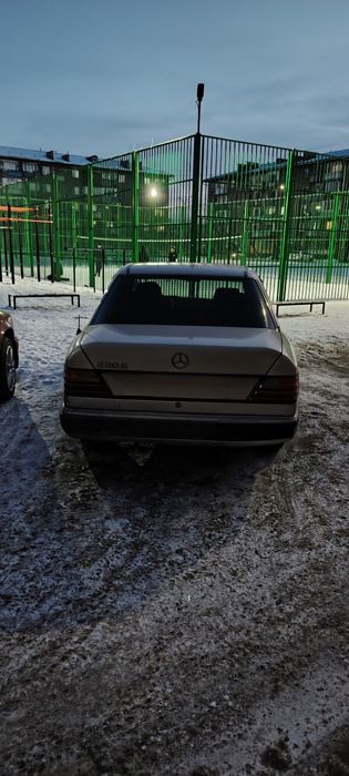 Мерседес w124 230Е