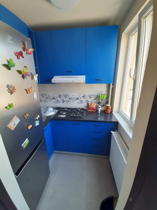 Vand apartament cu 2 camere, etaj 2