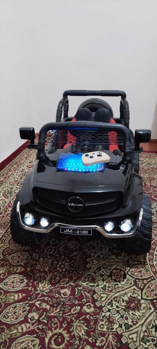 Афтомобил Сотилади