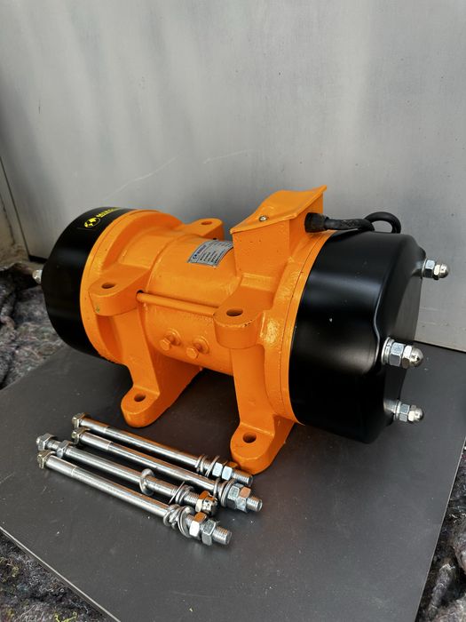 Vibrator  вибратор плашадочний вибратор vibramator plashadchni vibratr