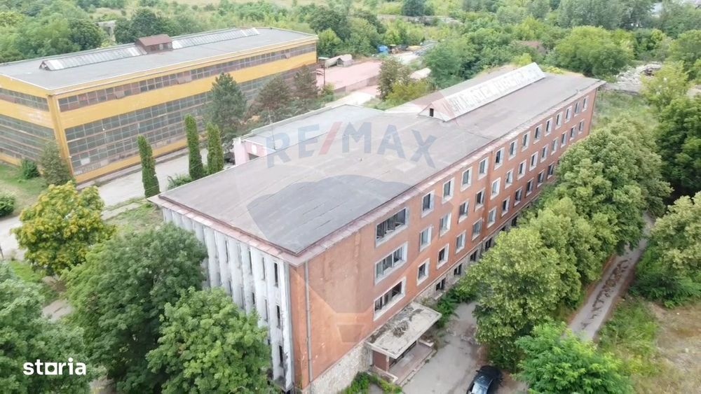 Patrimoniu Industrial, teren si clădiri, lângă Castelul Corvinilor