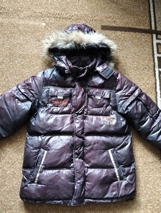 Продам зимнюю куртку на мальчика.