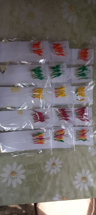 Muste si taparine scrumbie Musca 2,50 lei buc.
Taparina montata: Nr. Muste + 3 lei ( montaj, fir și agrafa )