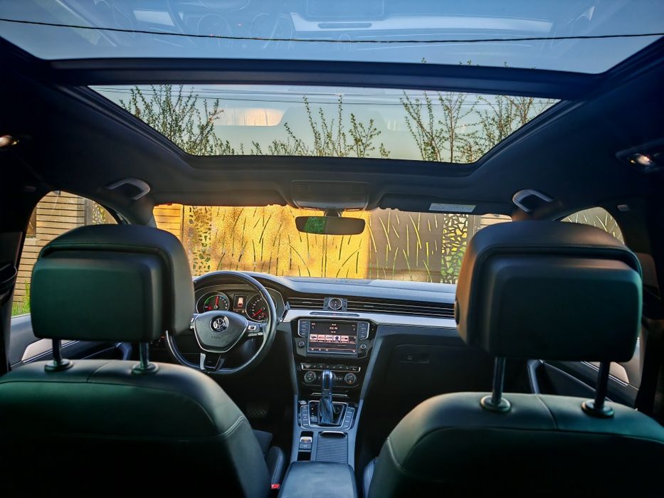 VW Passat/ B8/ GTE/ Plug in Hybrid / 218 CP/ Automatăa
Volkswagen Passat//B8//GTE/Plug in Hybrid 218 CP/ Automată/AN 2016//PANORAMIC
Volkswagen Passat