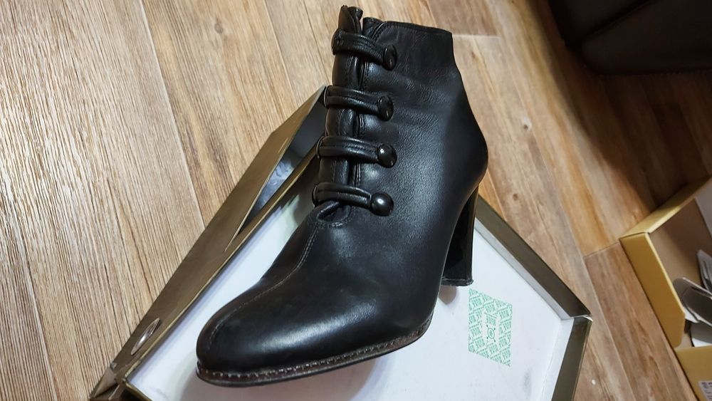 Осенние ботиночки 40 размер