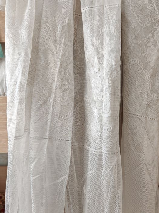 Продам тюль в спальню