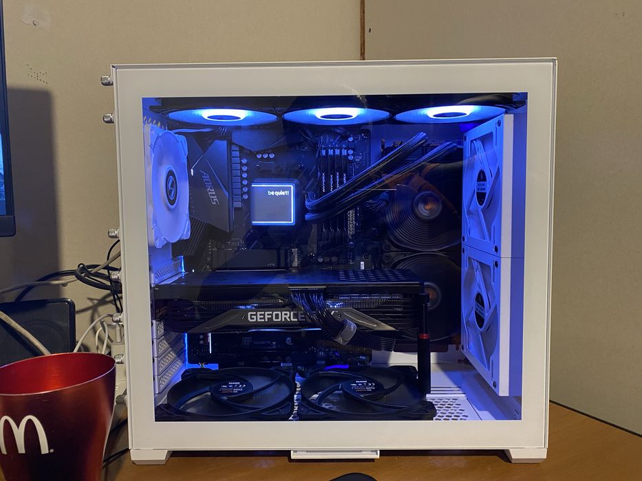 Продам белый корпус аквариум LIANLI O11 Air mini