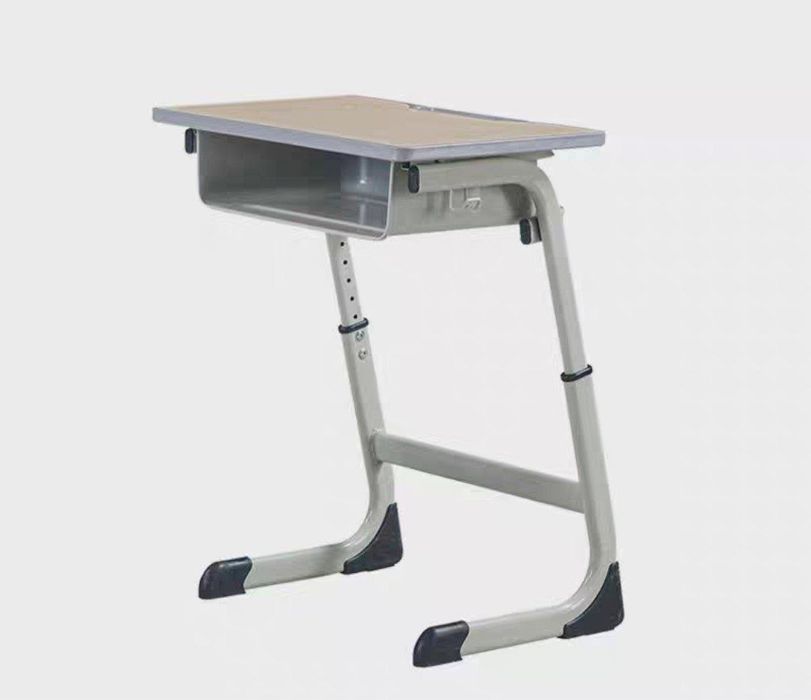 Школьные парты и стулья