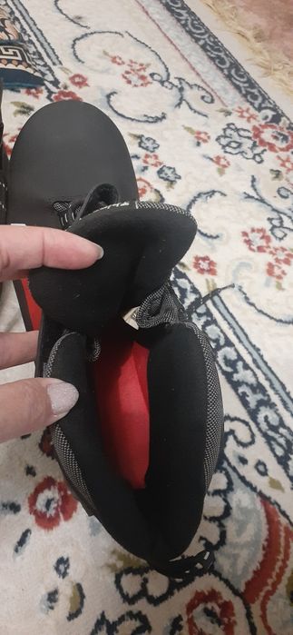 Продам лыжные ботинки 44 размер