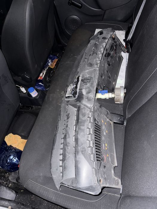 Grilă superioară radiator Dacia Sandero 2012-2016