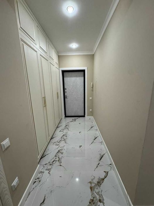 Продам 4 комнатную квартиру